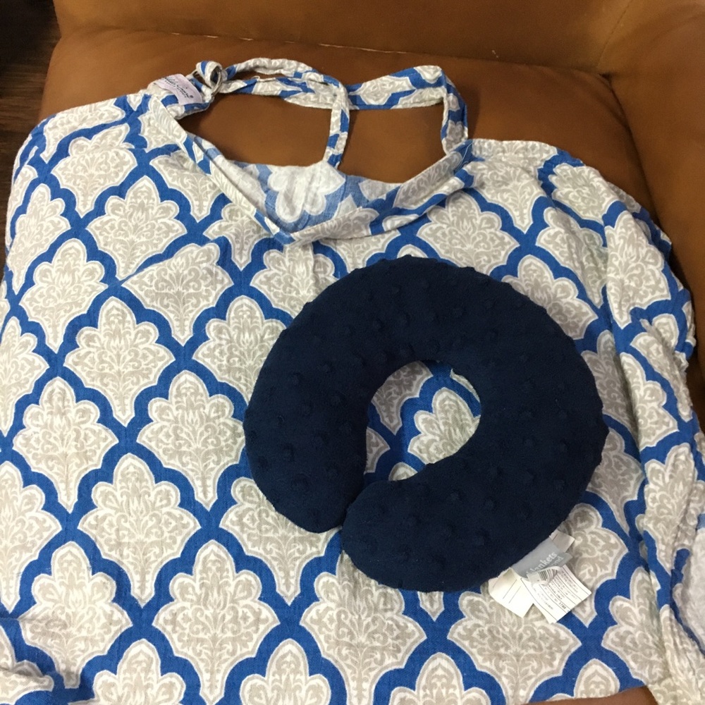 Breastfeeding coverup🤱 and pillow